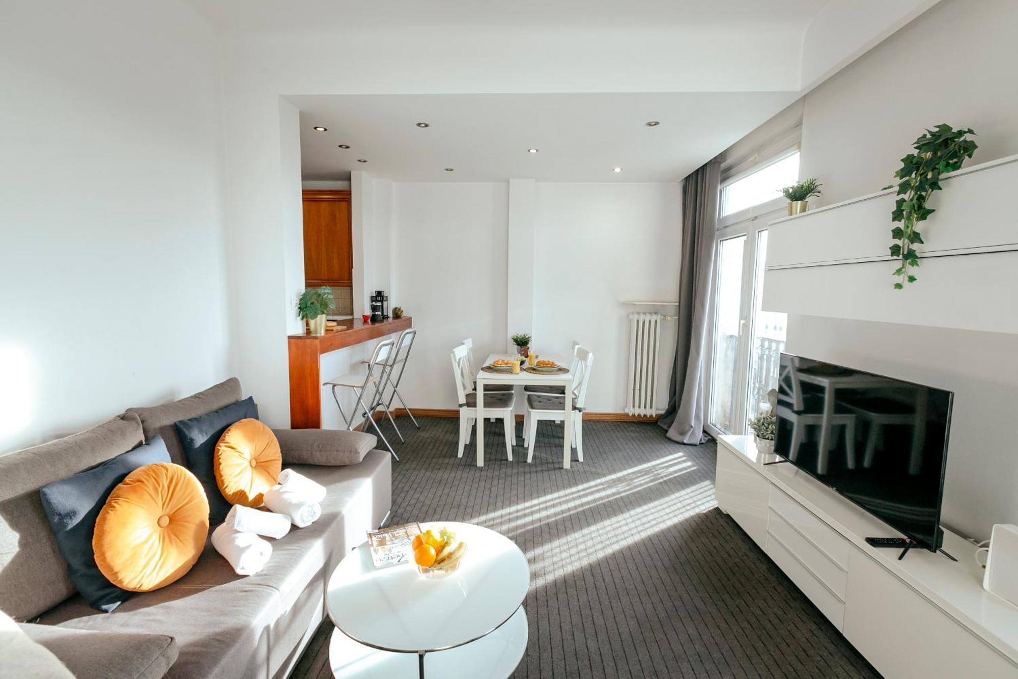 Plac Konstytucji 6 Orange - Apartament Dla 4 Osob - Bezplatny Parking - Free Parking - Piekny Widok Na Panorame Warszawy Warschau Exterior foto
